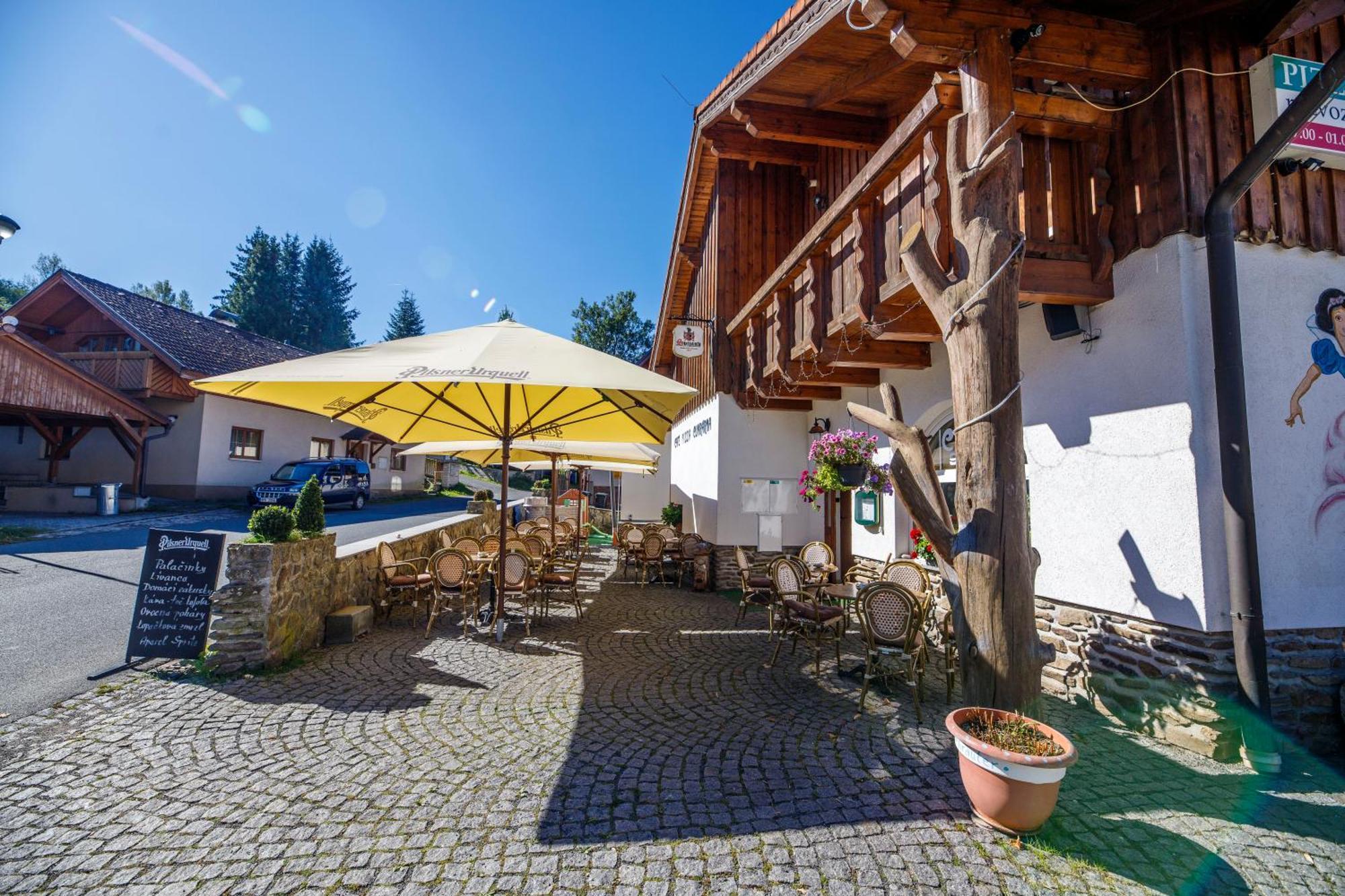 Pension Big Apple Zelezna Ruda Exterior foto
