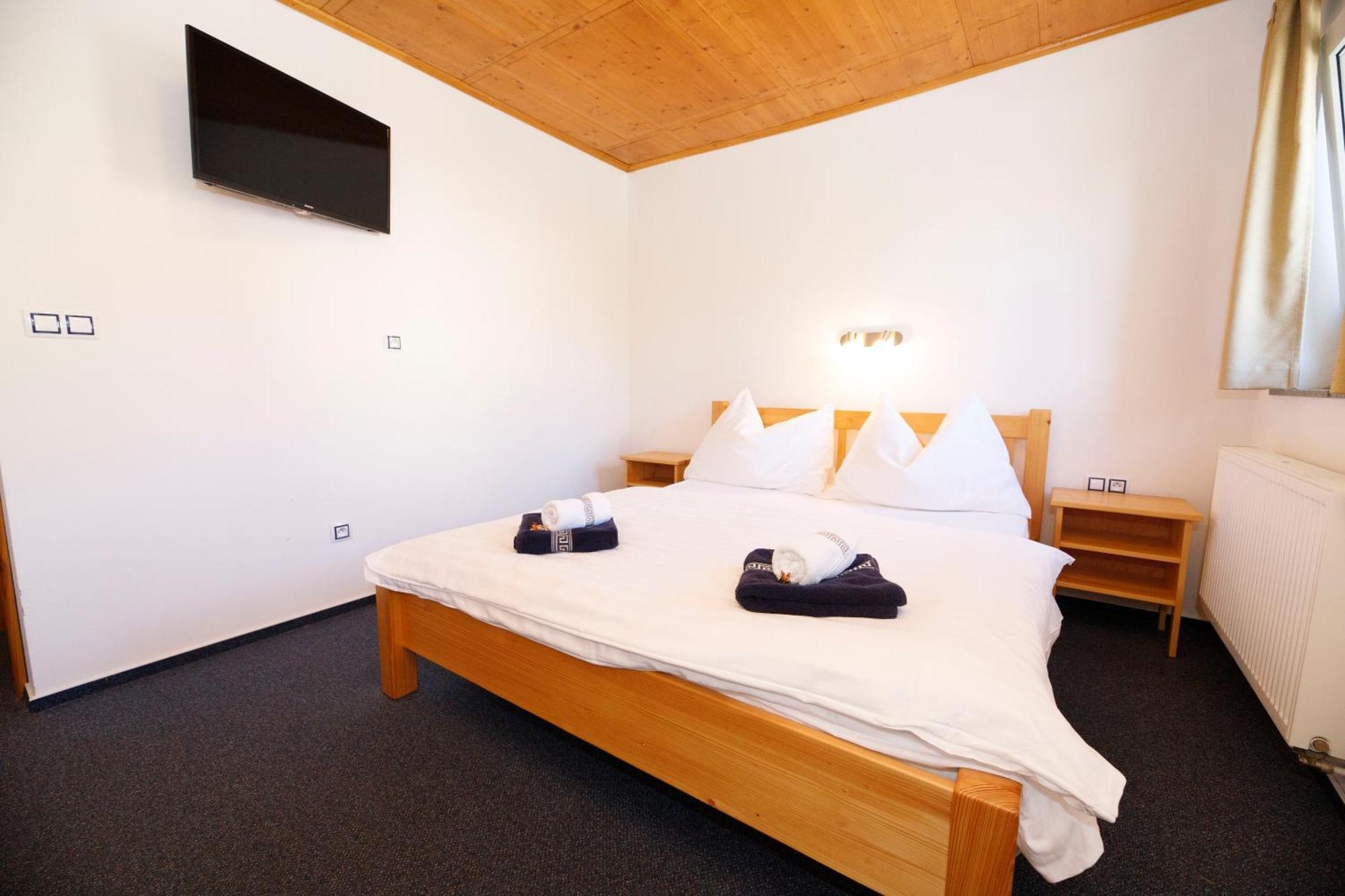 Pension Big Apple Zelezna Ruda Exterior foto